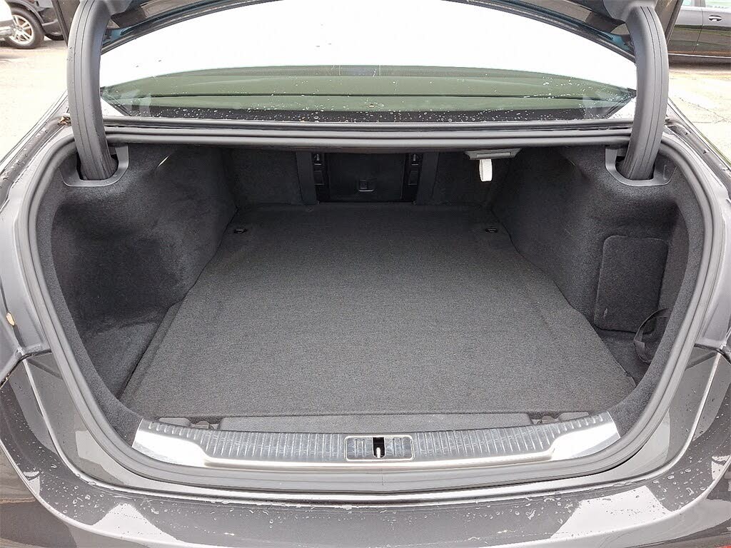 Business Sedan Image