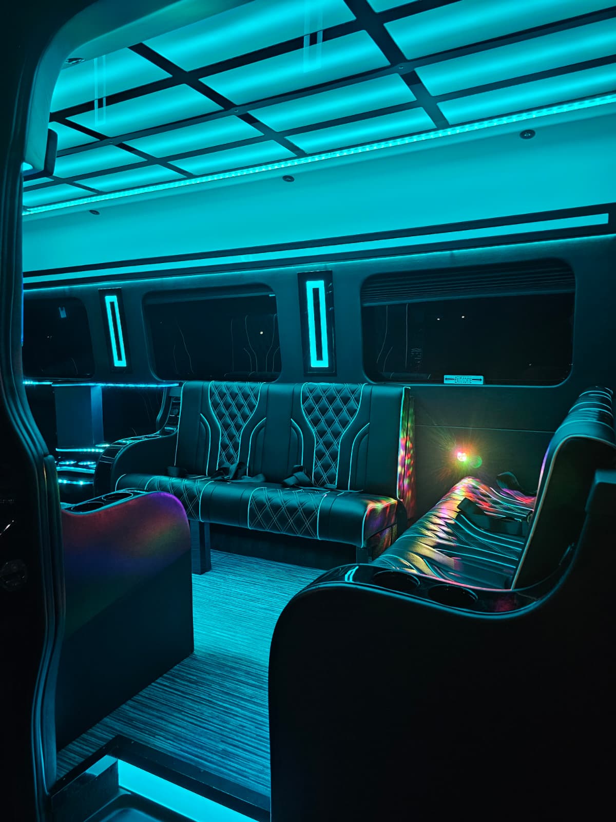 Mercedes Limo Sprinter Image