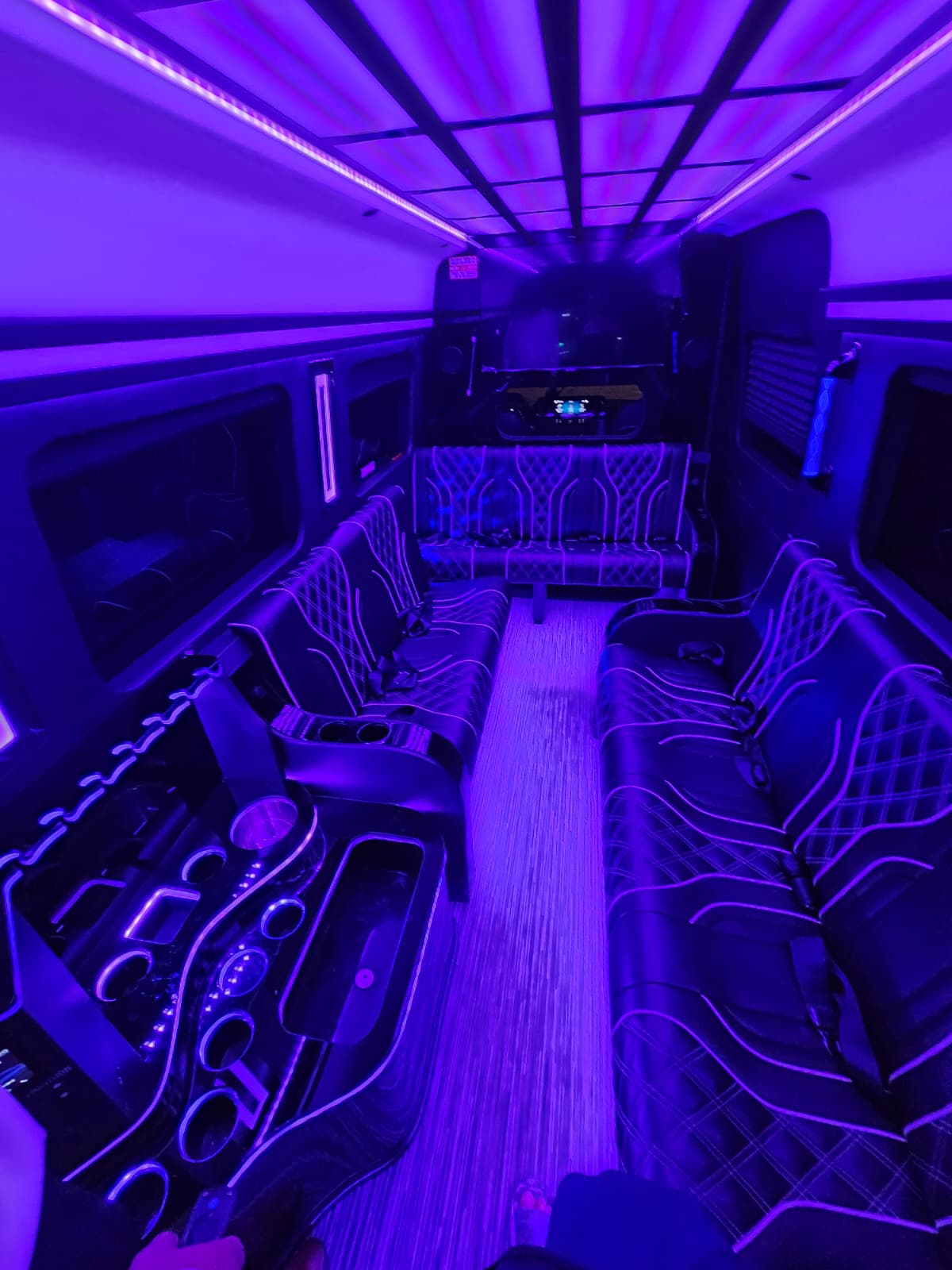 Mercedes Limo Sprinter Image